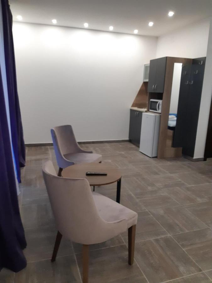 Anela Apartment *